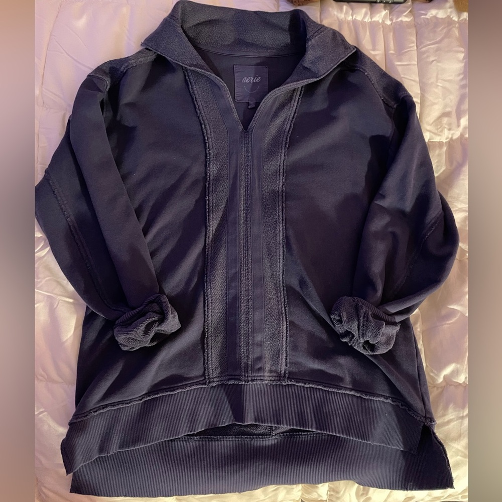Aerie lightweight navy blue crewneck